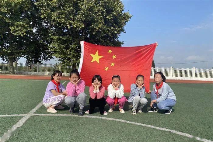 6个月的宝宝对声音缺乏反应，不笑也不尖叫，这是什么原因导致的？